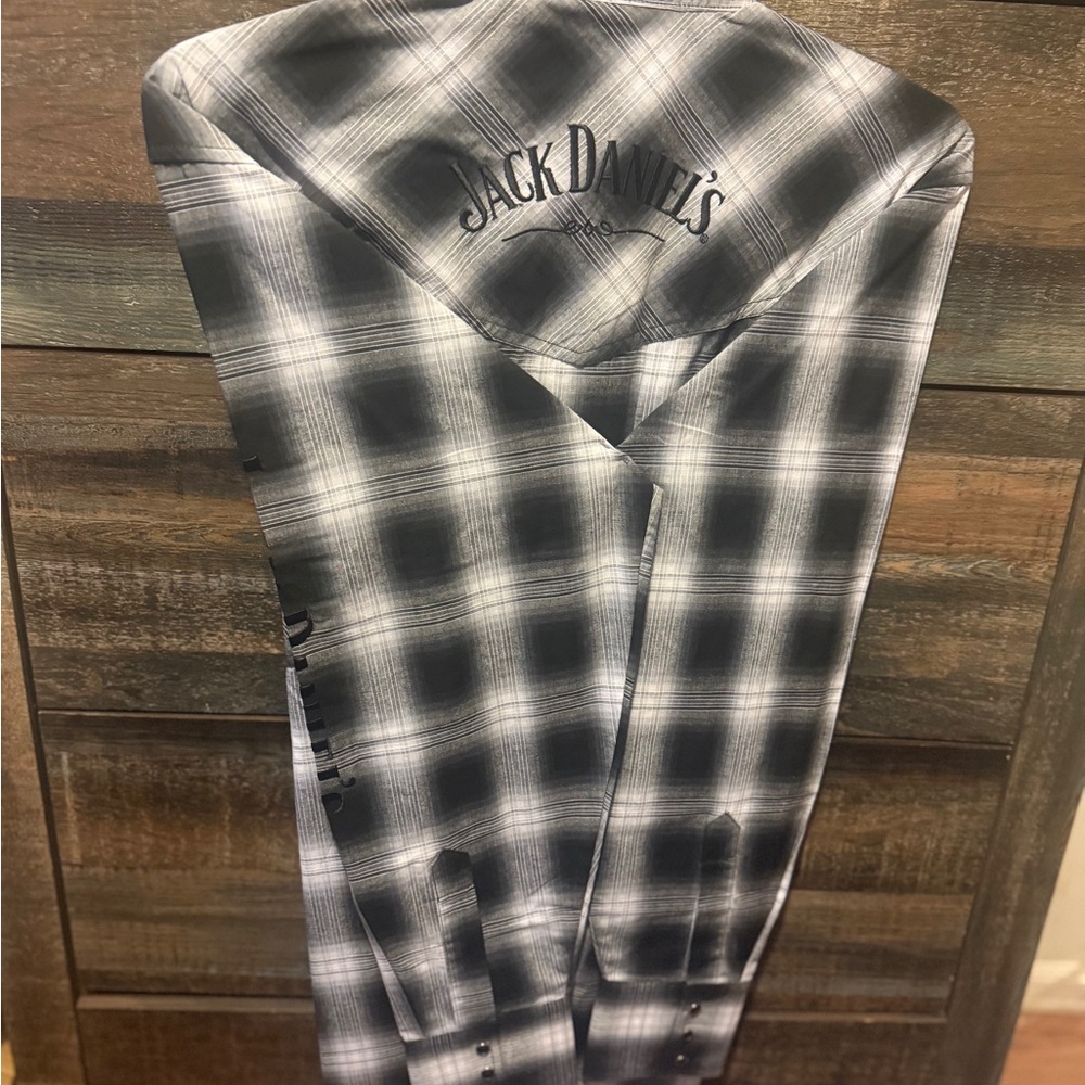 Jack Daniel's Pearl Snap Western Button up. - Picture 6 of 9